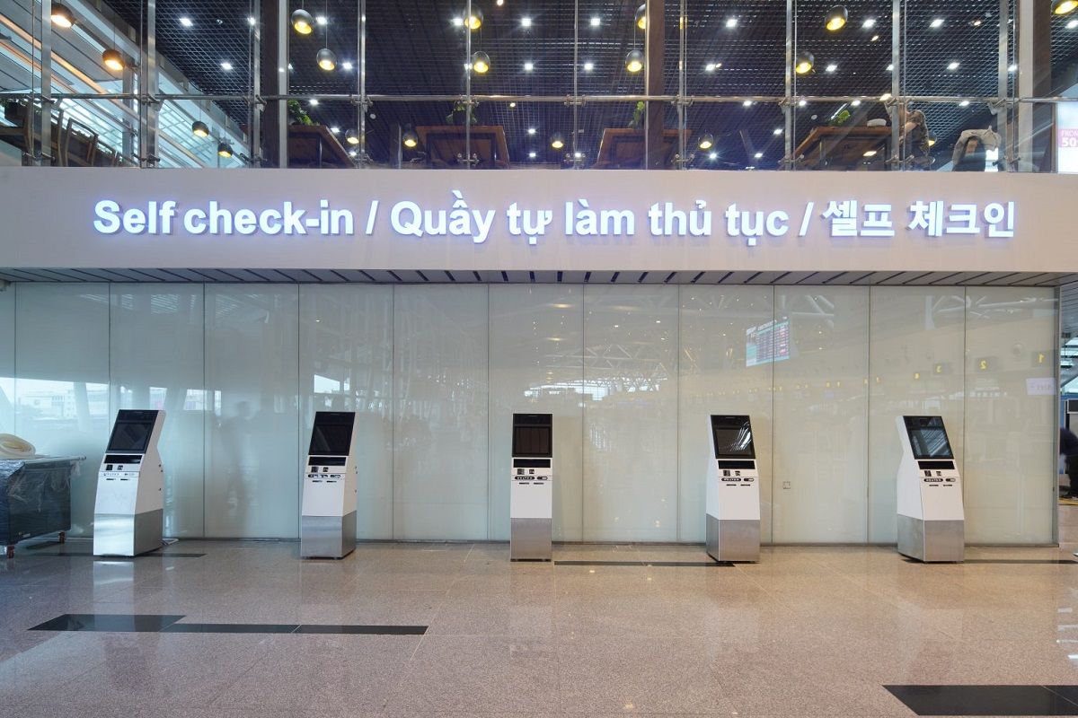 Nhà ga quốc tế Đà Nẵng đưa hệ thống quầy tự gửi hành lý vào hoạt động