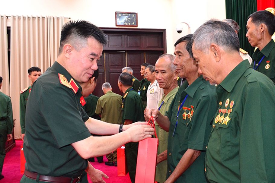 Bộ Quốc phòng gặp mặt đại biểu người có công với cách mạng tỉnh Đắk Nông