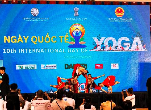 Ngày Quốc tế Yoga lần thứ 10 tại Hà Nội