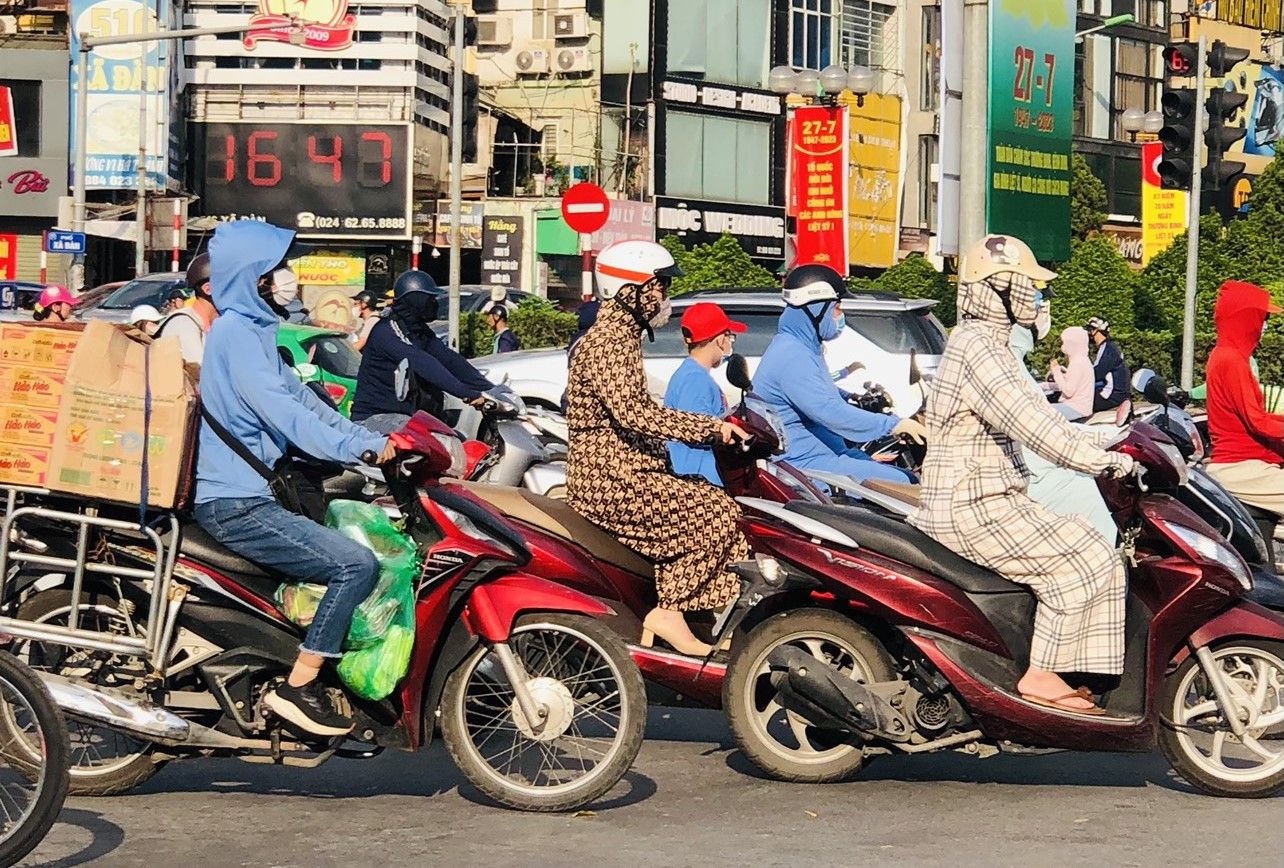 Hà Nội: Ngày nắng nóng, chiều tối và đêm mưa dông