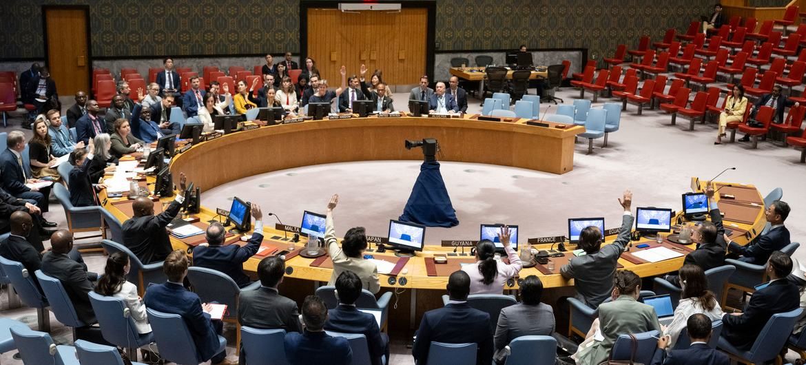 Hội đồng Bảo an Liên hợp quốc yêu cầu Houthi ngừng các vụ tấn công trên Biển Đỏ