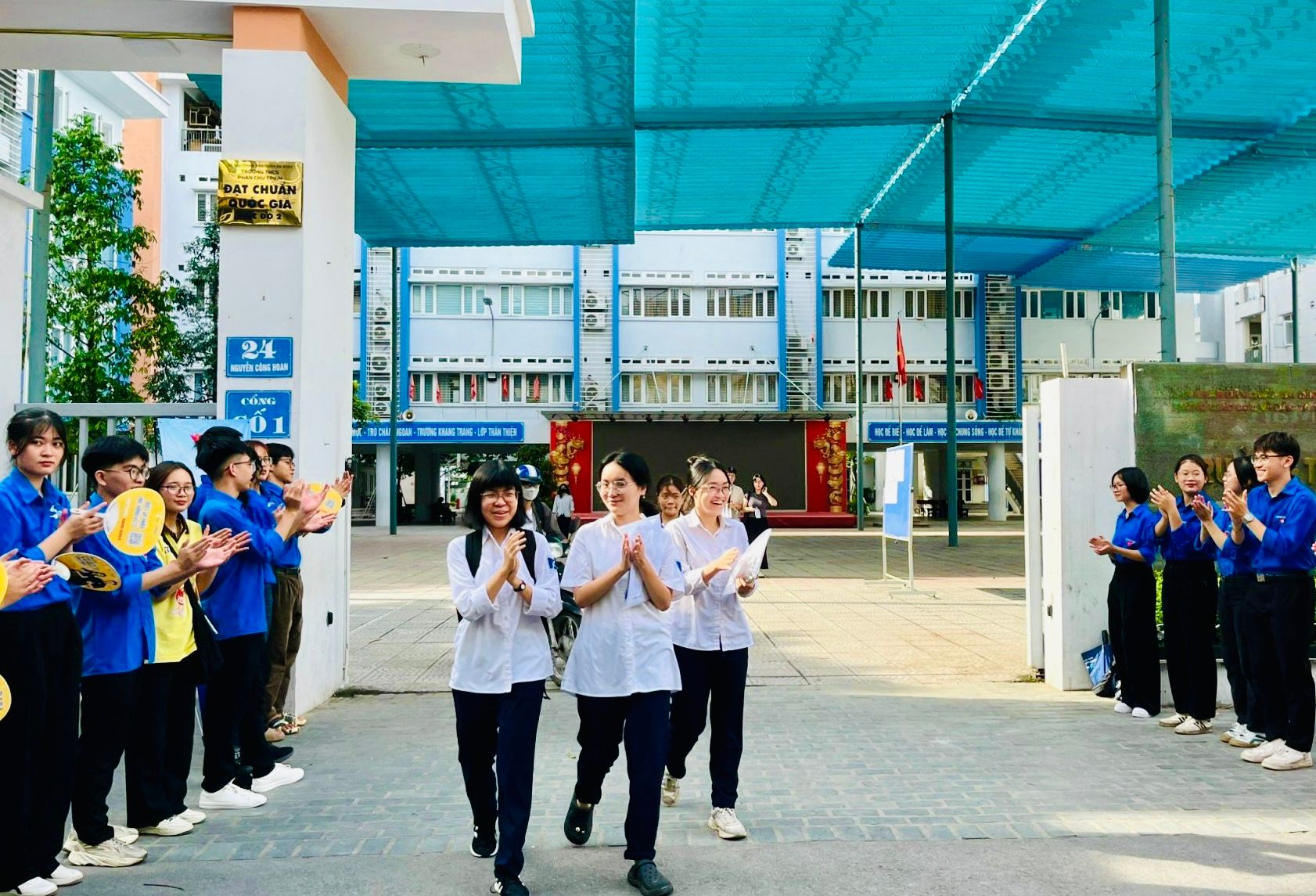 Kỳ thi tốt nghiệp PTTH 2024 tại các điểm thi quận Ba Đình (Hà Nội) đã kết thúc an toàn