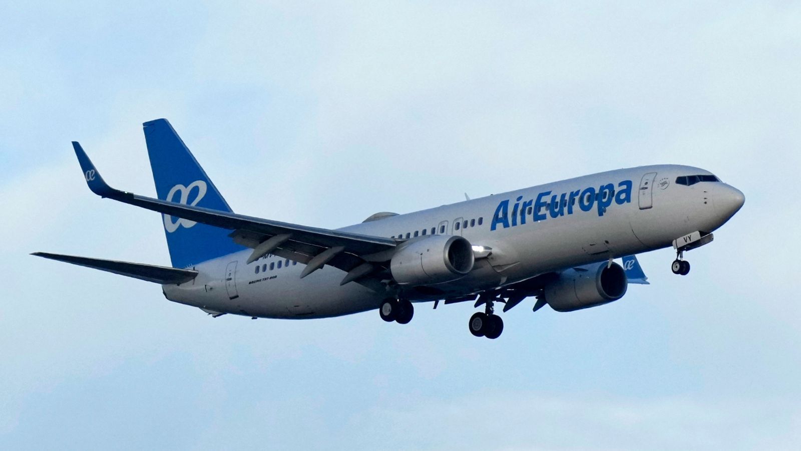 Máy bay hạ khẩn cấp ở Brazil, 40 hành khách bị thương
