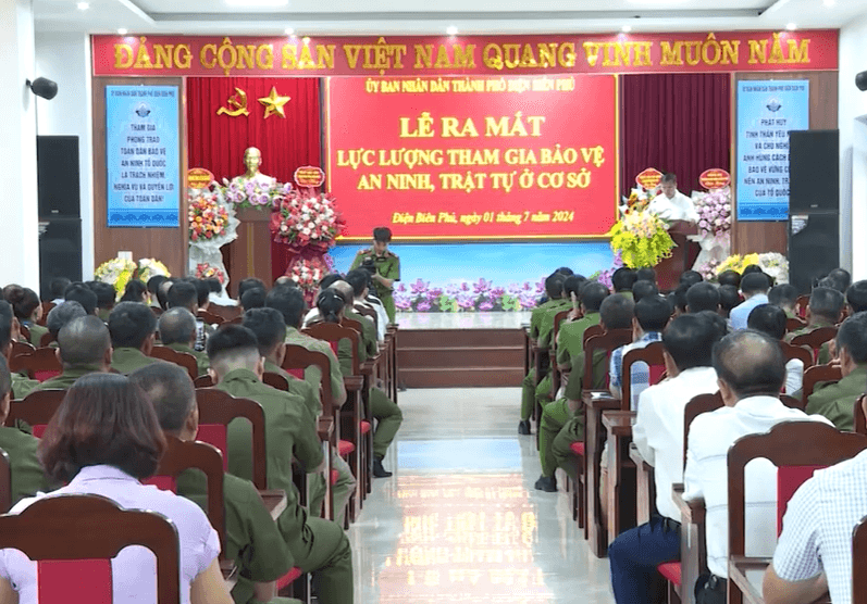 TP Điện Biên Phủ ra mắt lực lượng tham gia bảo vệ an ninh, trật tự ở cơ sở