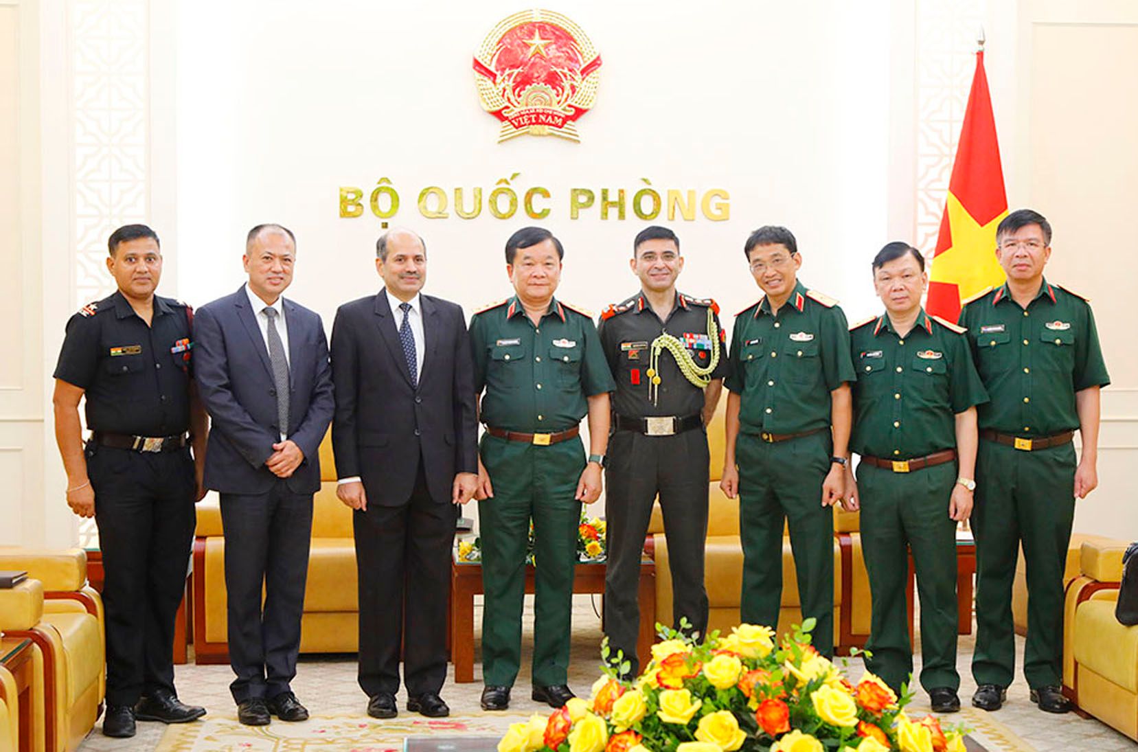 Thượng tướng Hoàng Xuân Chiến tiếp Đại sứ Đặc mệnh toàn quyền Ấn Độ tại Việt Nam