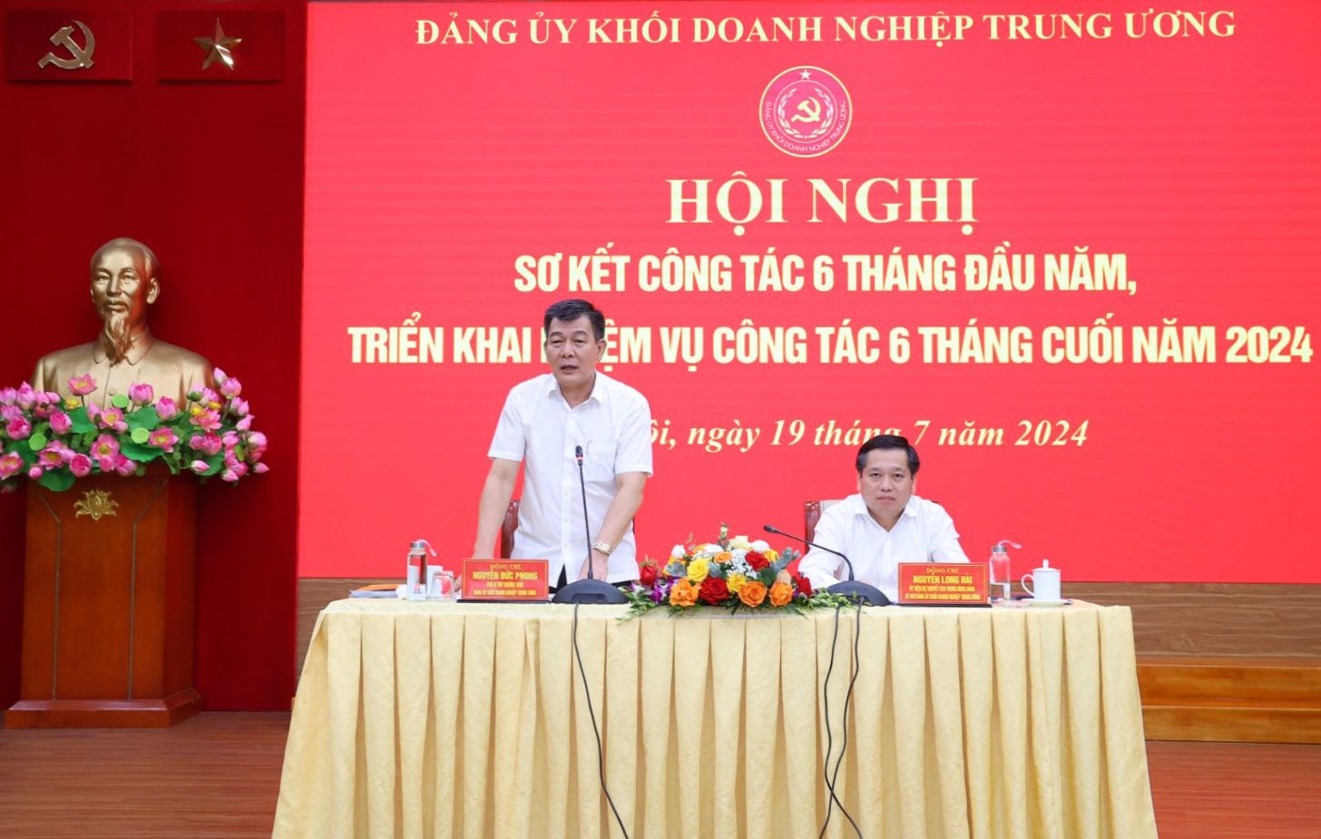 Lãnh đạo thực hiện hiệu quả sản xuất, kinh doanh, bảo đảm các cân đối lớn cho nền kinh tế