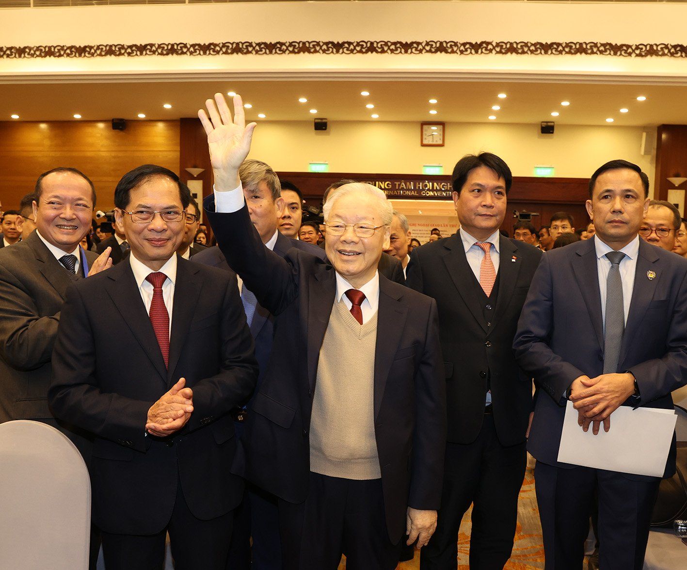 Tổng Bí thư Nguyễn Phú Trọng - Nhà lãnh đạo sáng suốt, nhà ngoại giao xuất sắc mang tầm vóc quốc tế