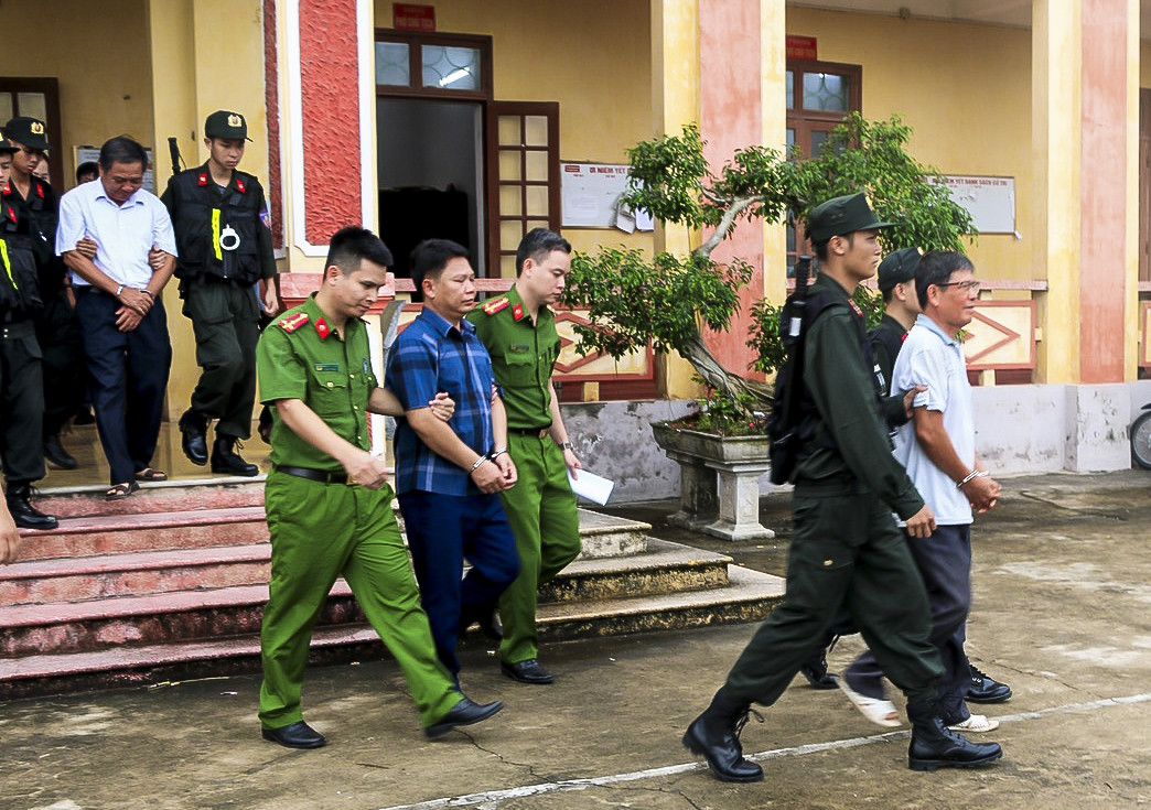 Vụ Cồn Xanh: Bắt giam 3 nguyên lãnh đạo xã ở Nam Định