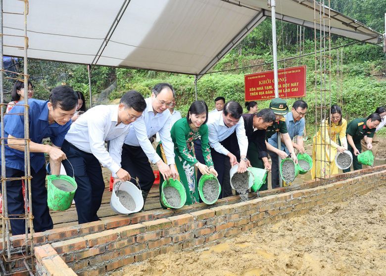 Lào Cai phát động Phong trào thi đua “Chung tay xóa nhà tạm, nhà dột nát”