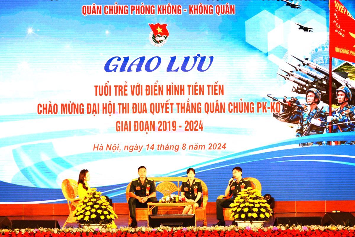 Giao lưu Tuổi trẻ với điển hình tiên tiến trong Quân chủng Phòng không - Không quân