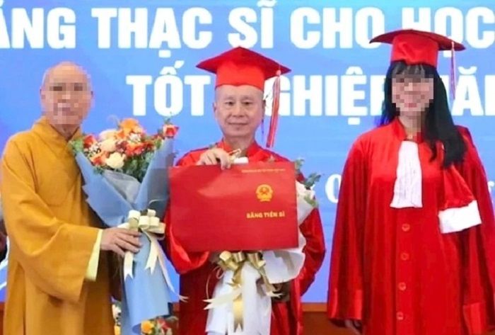 Nếu dùng bằng giả, ông Vương Tấn Việt có bị thu hồi bằng đại học, tiến sĩ? 