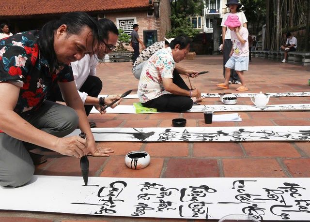 Triển lãm “Nghiên bút còn thơm”