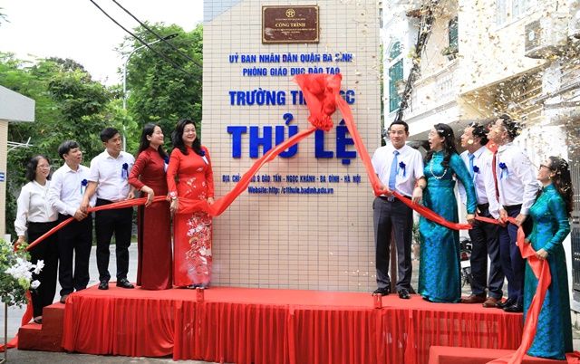 Hà Nội: Gắn biển công trình Trường tiểu học chuẩn quốc gia mức độ 2 