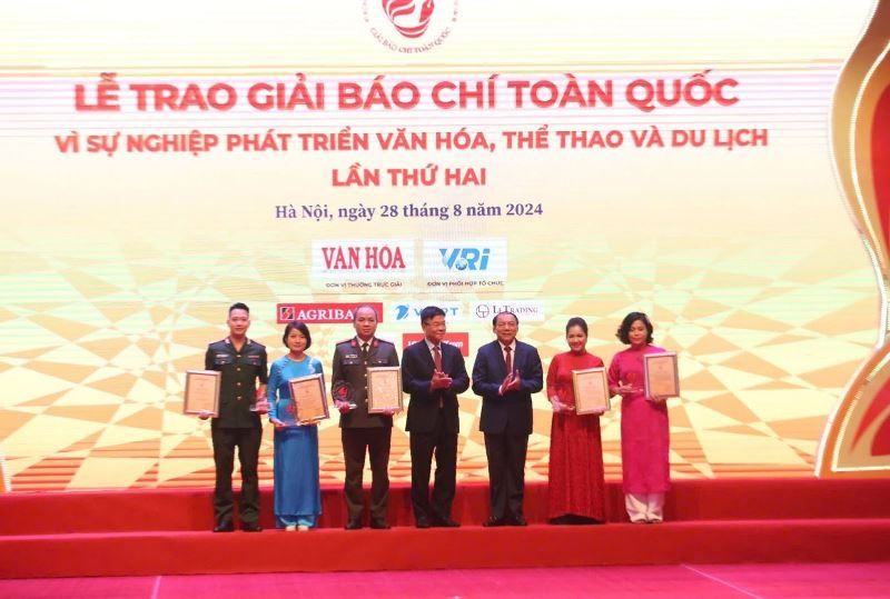 Trao Giải Báo chí toàn quốc "Vì sự nghiệp phát triển văn hóa, thể thao và du lịch" lần thứ hai