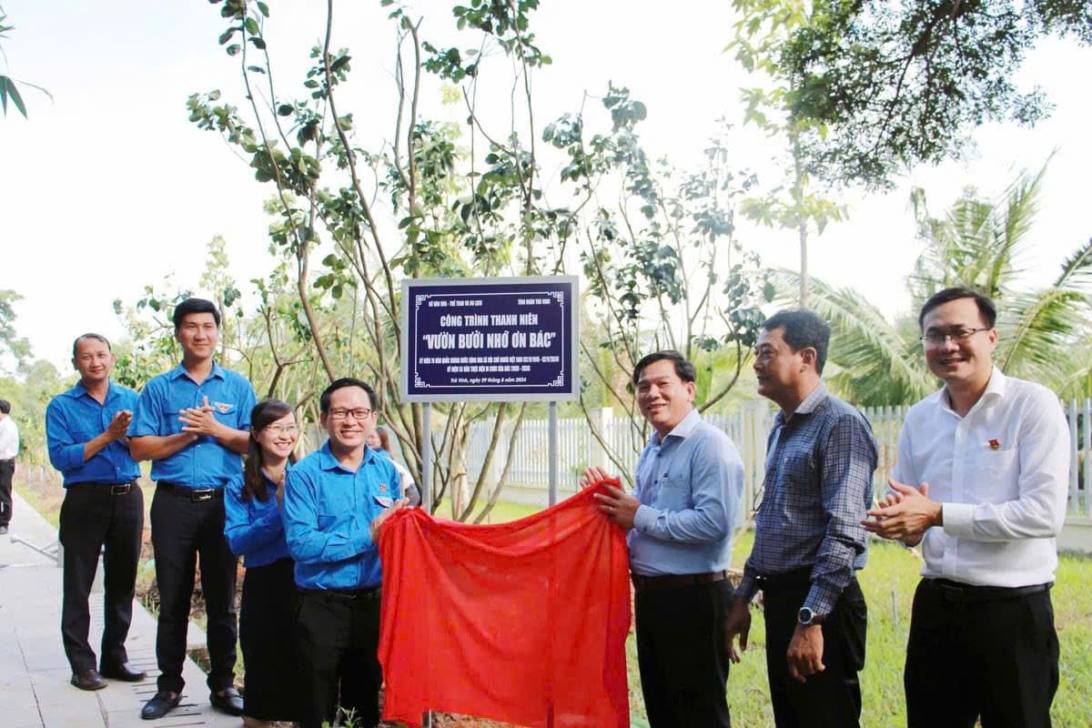 Khánh thành công trình thanh niên “Vườn bưởi nhớ ơn Bác”