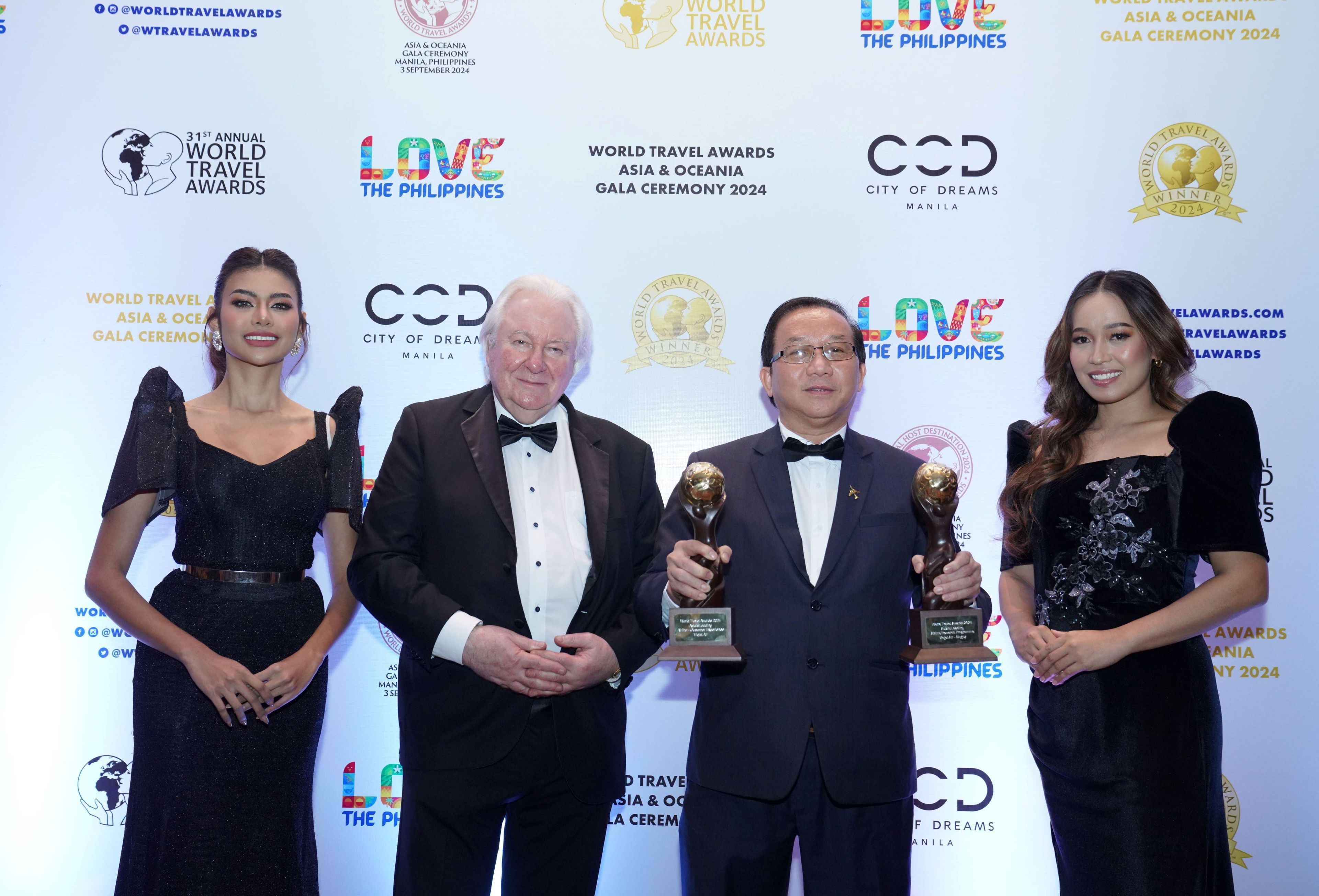 World Travel Awards tiếp tục vinh danh Vietjet với bộ đôi giải thưởng về dịch vụ khách hàng