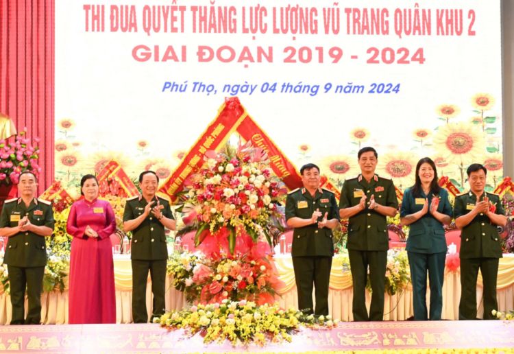 Gắn kết phong trào Thi đua Quyết thắng với thi đua yêu nước