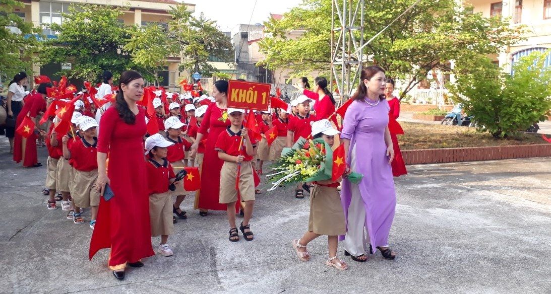 Tưng bừng không khí ngày khai trường