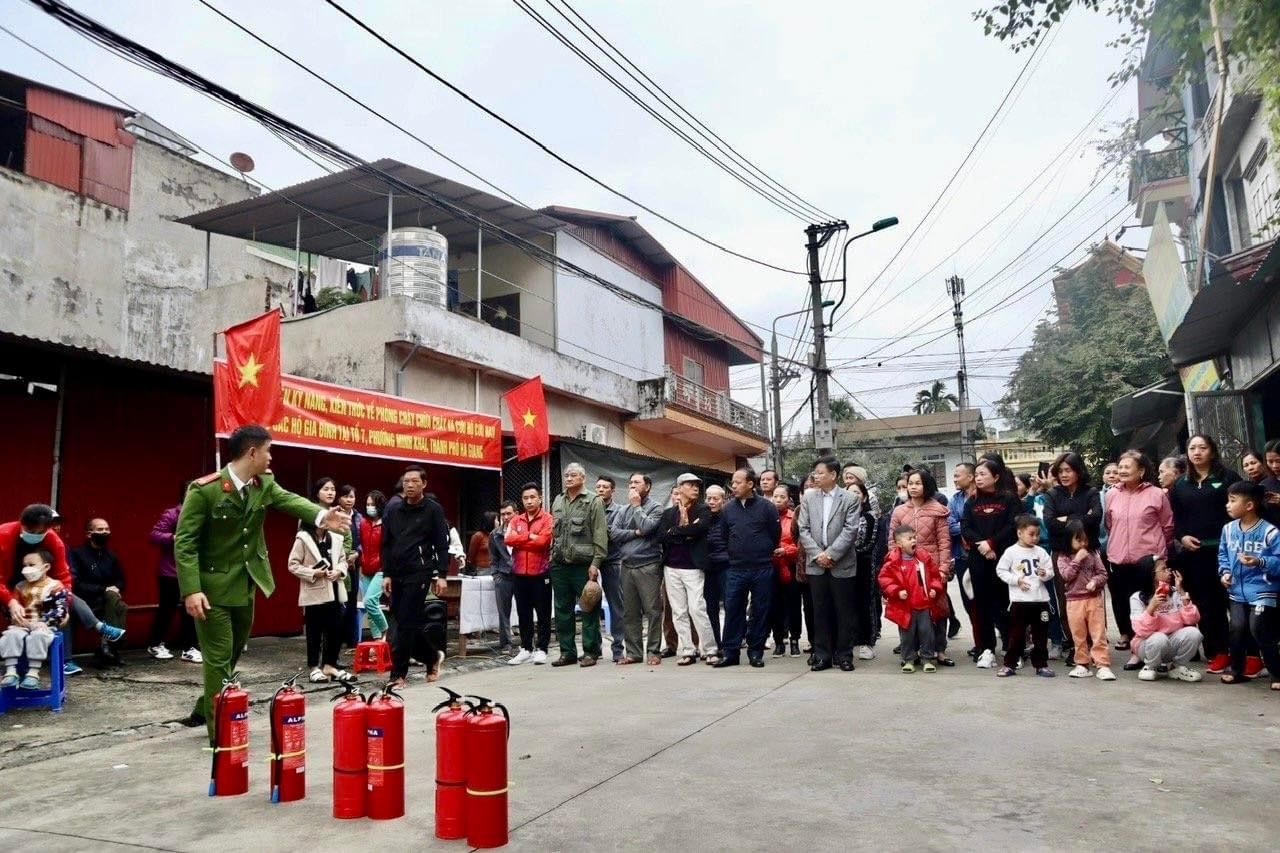 Phòng Cảnh sát PCCC và CNCH Công an tỉnh Hà Giang: Chú trọng đưa Nghị quyết số 12-NQ/TW của Bộ Chính trị vào thực tiễn công tác