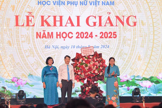 Hơn 1.800 tân sinh viên Học viện Phụ nữ Việt Nam bước vào năm học mới