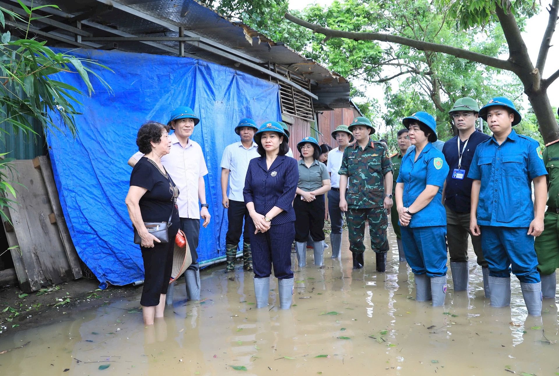 Kiên quyết di dời người dân, không bỏ sót ai ở khu vực nguy hiểm