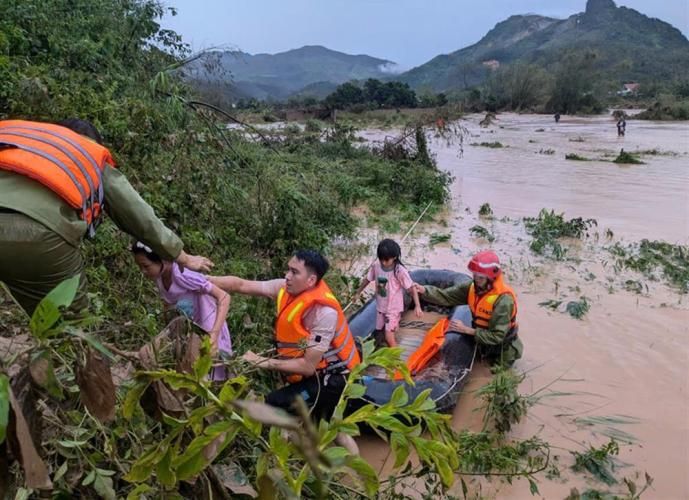 Lực lượng Công an huy động tối đa lực lượng ứng phó, khắc phục hậu quả  bão số 3