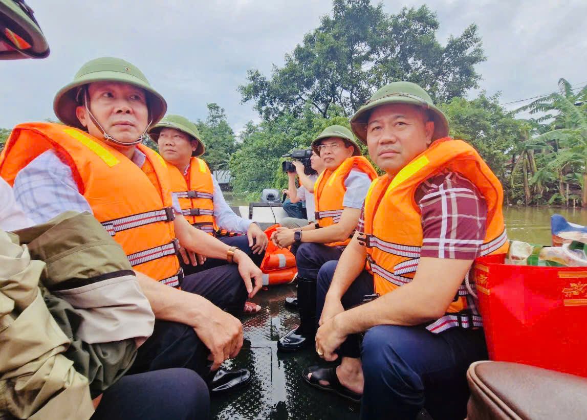 Hà Nội: Báo động lũ cấp II trên sông Hồng