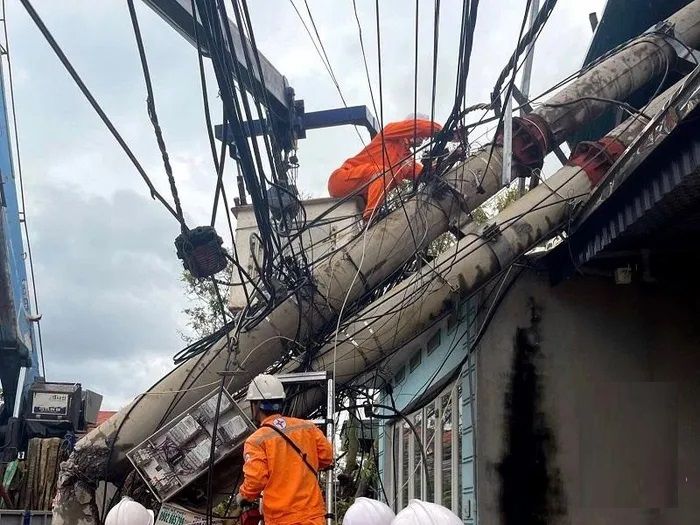 Điện lực Thanh Hóa hỗ trợ khắc phục sau bão số 3 tại Quảng Ninh, Hải Phòng