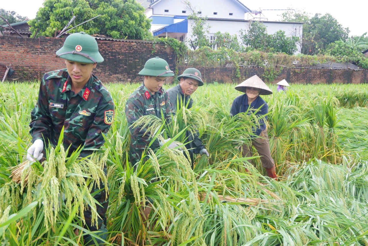 Nỗ lực hỗ trợ người dân sau bão số 3