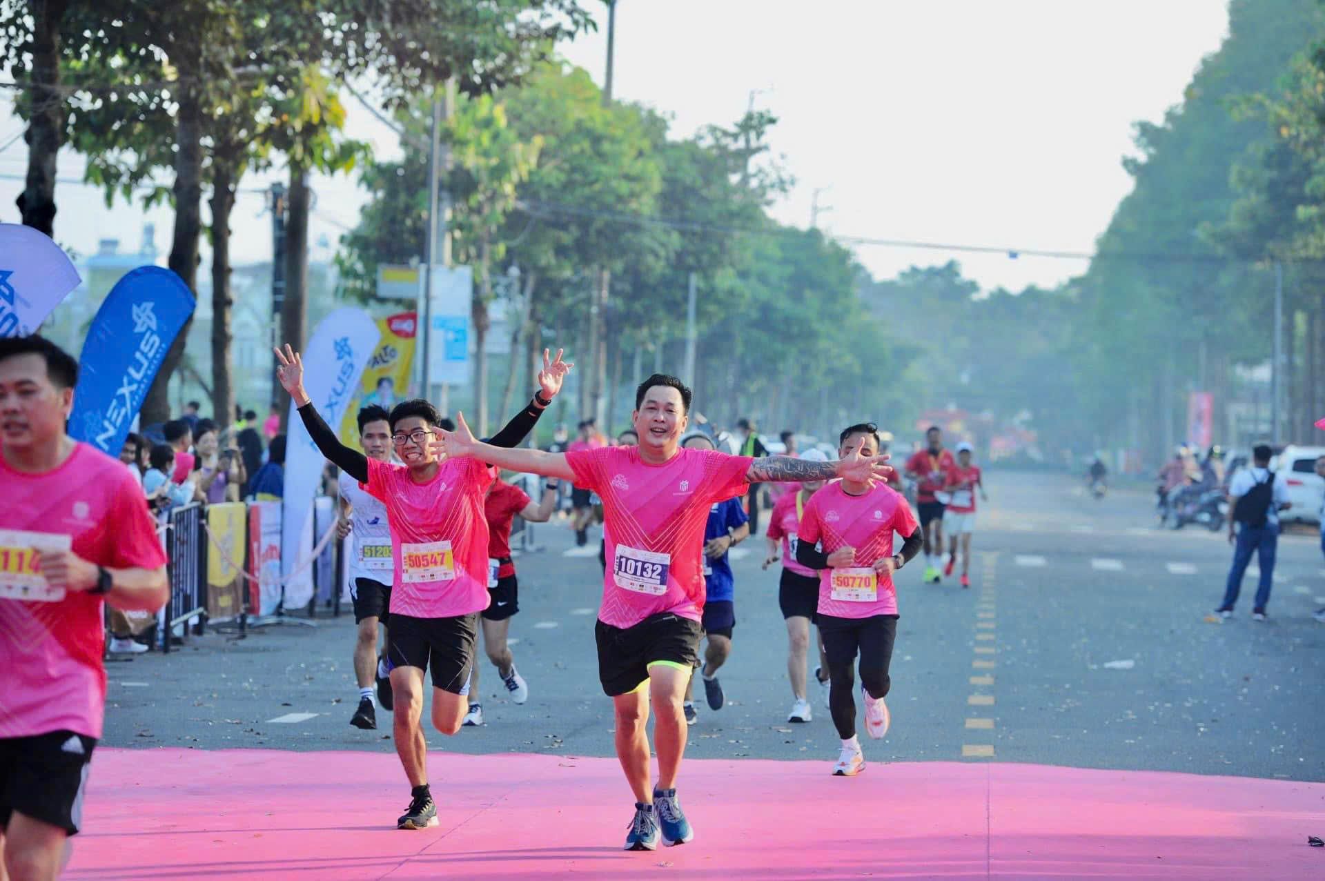 Gần 10.000 vận động viên tham gia Giải Marathon Đất Sen hồng 