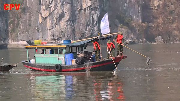 Quảng Ninh với chiến dịch “3 ngày làm sạch Vịnh Hạ Long”