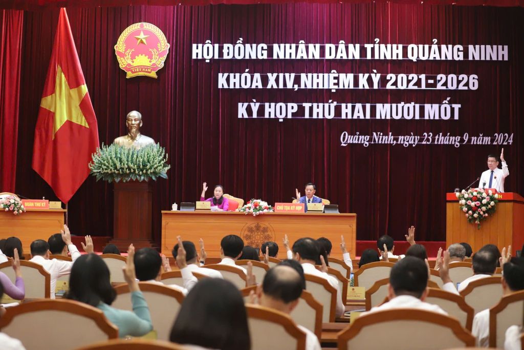 Quảng Ninh hỗ trợ 100% học phí cho học sinh sau cơn bão số 3