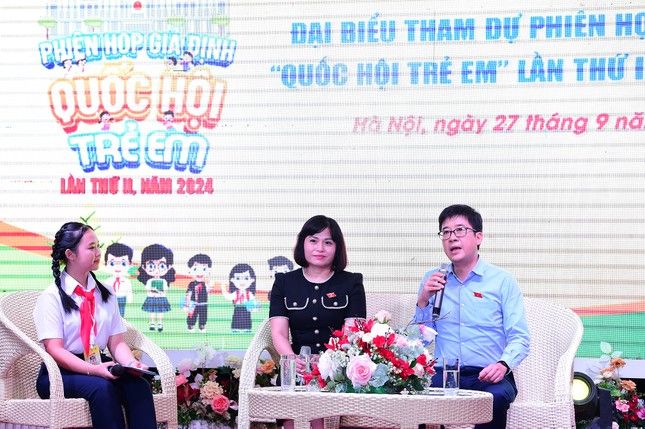 Đại biểu Quốc hội trẻ giao lưu cùng đại biểu dự Phiên họp giả định “Quốc hội trẻ em” 