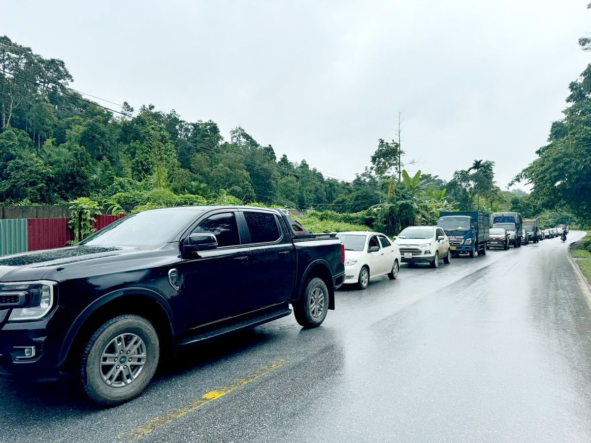 Hà Giang: Phân luồng giao thông tránh khu vực sạt lở trên tuyến Quốc lộ 2, đoạn qua xã Việt Vinh