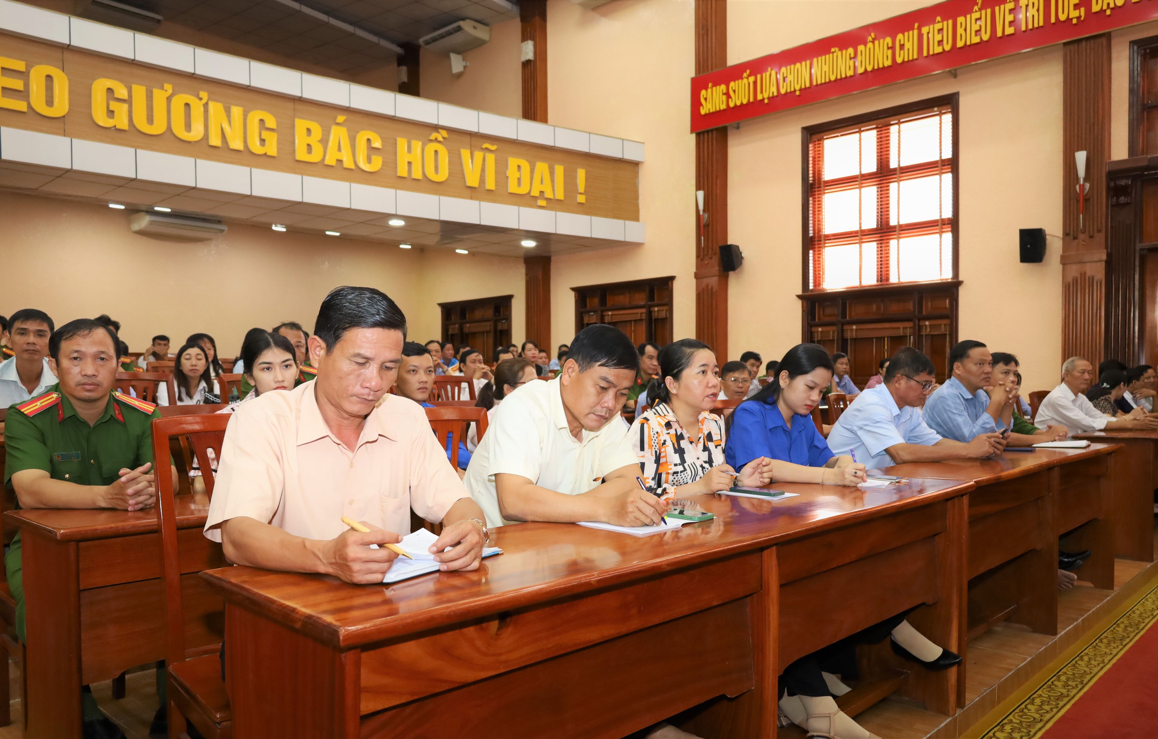 Quyết tâm hoàn thành tiêu chí an ninh, trật tự trong xây dựng nông thôn mới