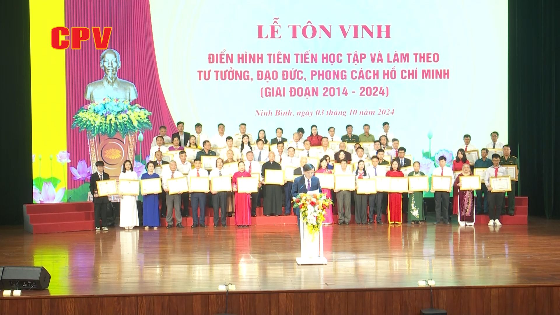 Ninh Binh tuyên dương 65 điển hình tiên tiến học tập và làm theo Bác