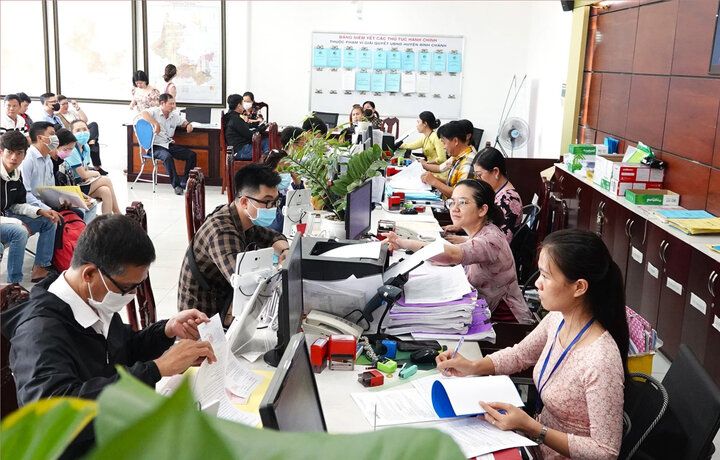 Thu nhập tăng thêm giúp cải thiện đời sống của cán bộ, công chức TP Hồ Chí Minh