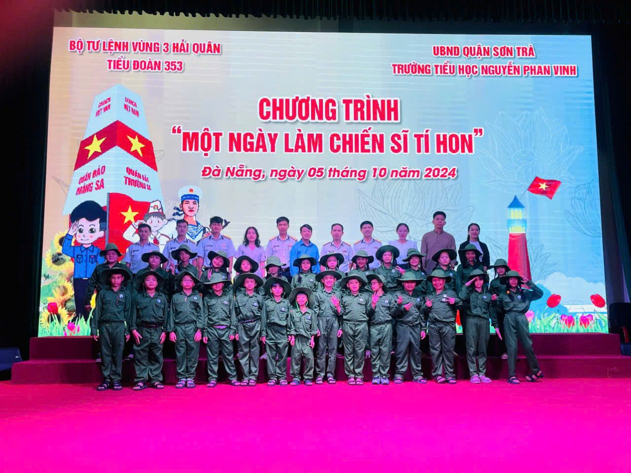 "Một ngày làm chiến sĩ tí hon"