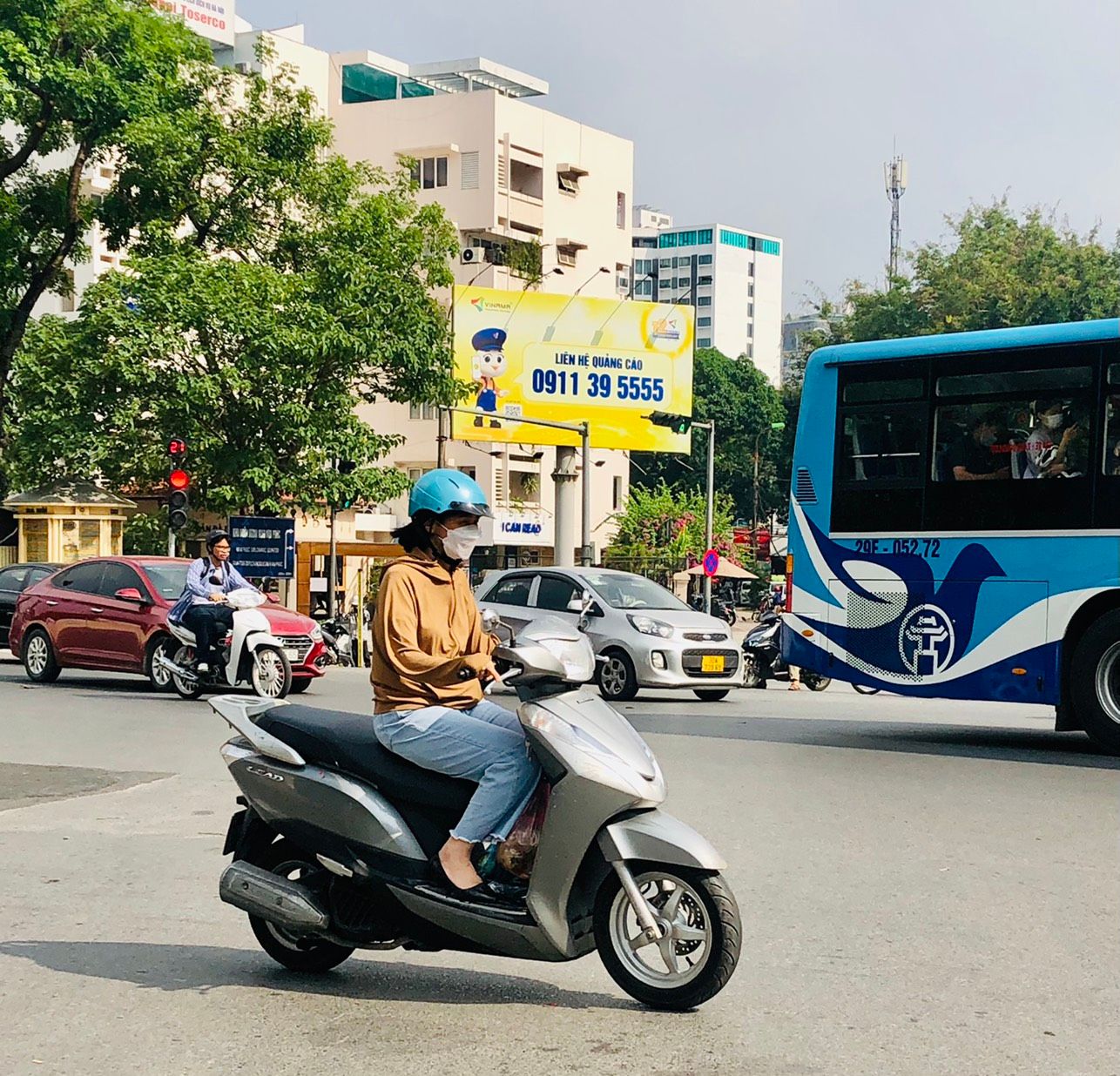 Bắc Bộ nắng hanh, Trung Bộ và Nam Bộ có mưa