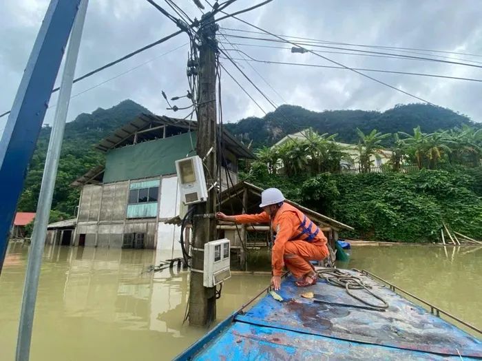 Bão số 3 gây thiệt hại nặng nề đến lưới điện miền Bắc