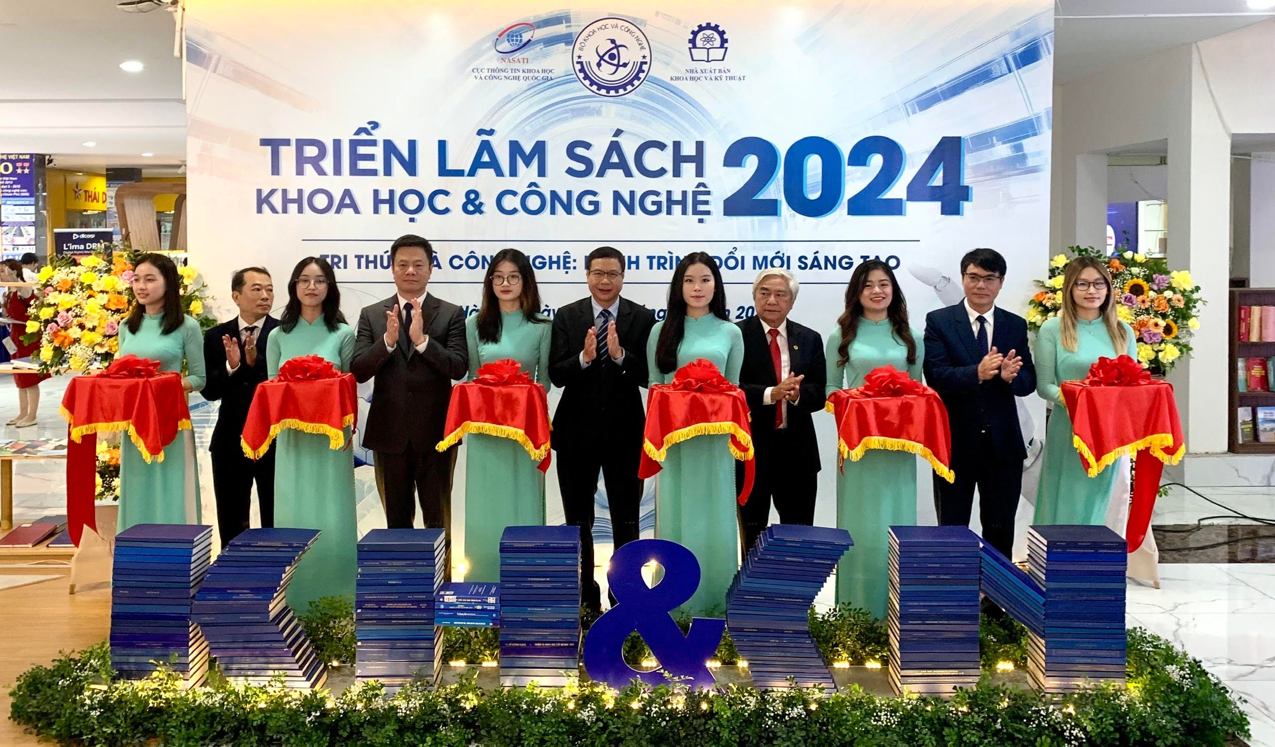 Khai mạc Triển lãm Sách Khoa học và Công nghệ năm 2024