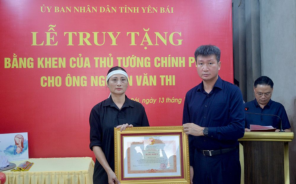 Yên Bái: Truy tặng Bằng khen của Thủ tướng Chính phủ cho ông Nguyễn Văn Thi