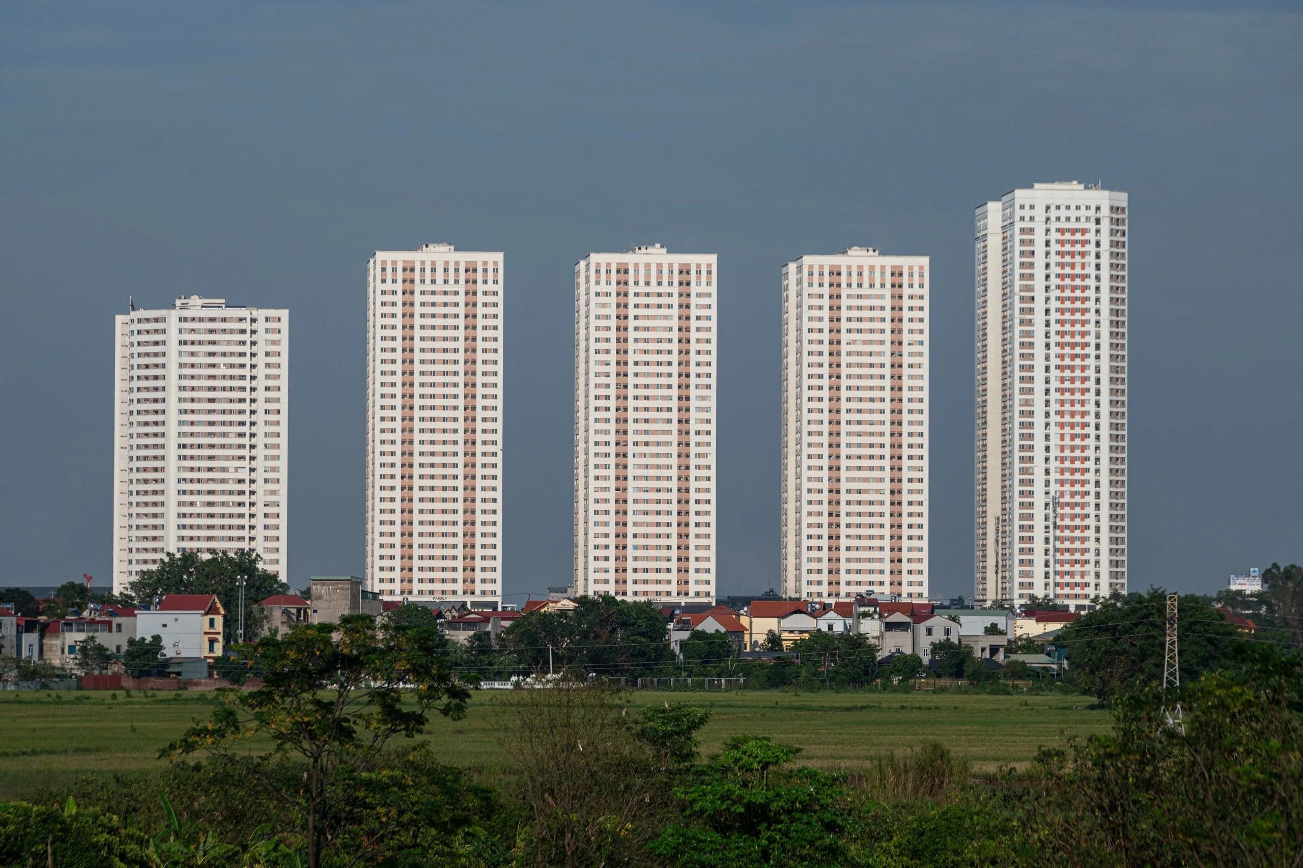 Nhu cầu tăng, giá căn hộ chung cư không ngừng leo thang