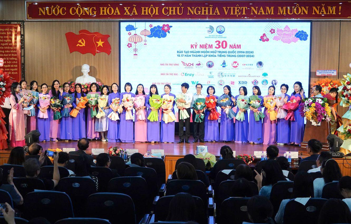 Trường Đại học Ngoại ngữ - Đại học Đà Nẵng kỷ niệm 30 năm ngành Ngôn ngữ Trung Quốc