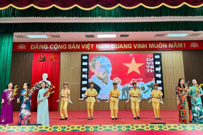 “Phụ nữ Thủ đô thượng tôn pháp luật - Xây dựng văn hóa giao thông an toàn”