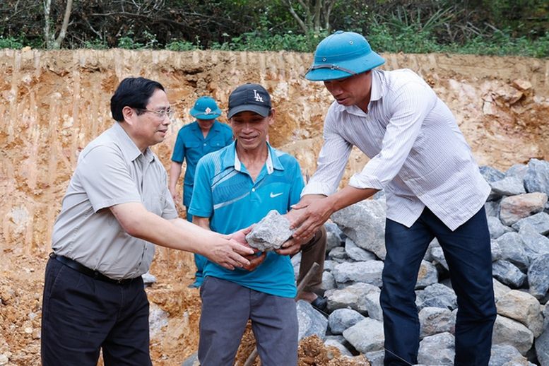 Đẩy nhanh triển khai xóa nhà tạm, nhà dột nát trên địa bàn cả nước