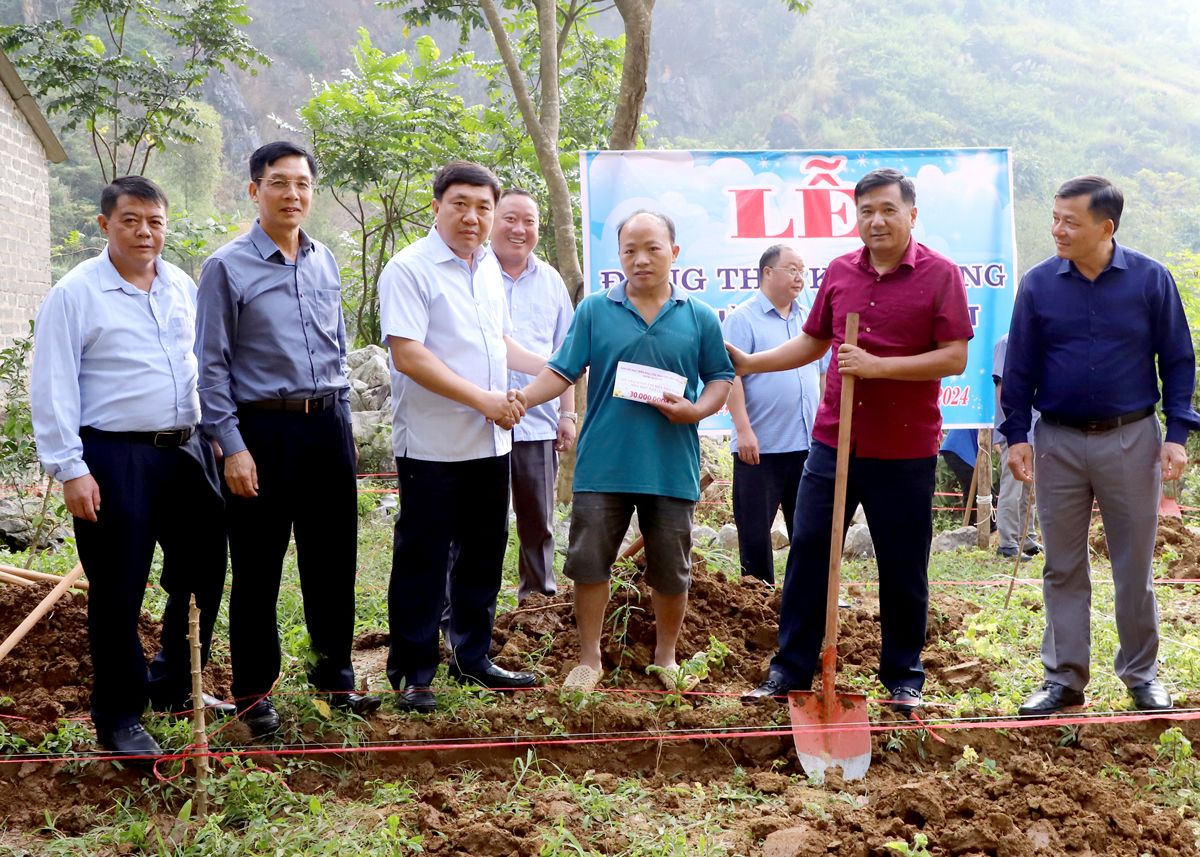 Hà Giang: Đồng loạt triển khai xóa nhà tạm, nhà dột nát cho các hộ nghèo