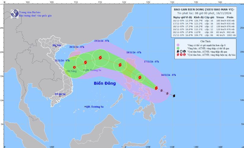 Bão MAN-YI mạnh lên thành siêu bão, bão USAGI yếu và tan dần