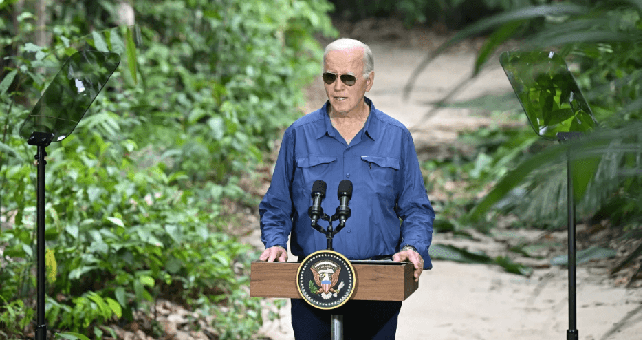 Tổng thống Mỹ Joe Biden thăm rừng nhiệt đới Amazon 