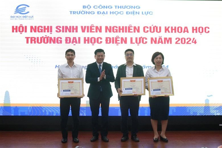 Trường Đại học Điện lực: Phát huy tinh thần sáng tạo của sinh viên qua nghiên cứu khoa học